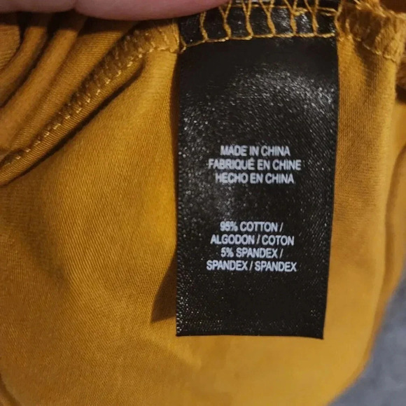 Kenneth Cole T-Shirt Men's X-Large Mustard Yellow Long Sleeve Front Button - Picture 3 of 6